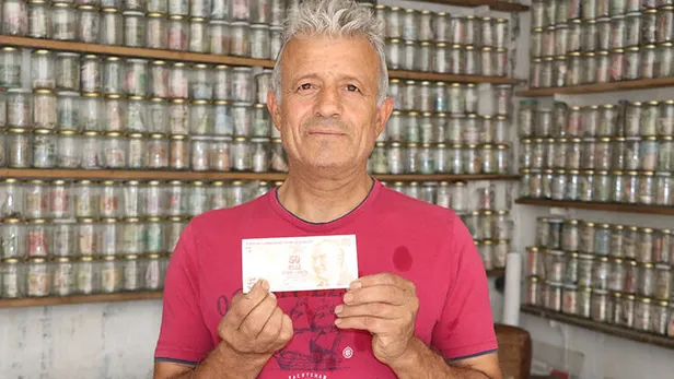 atmden-emekli-maasini-cekti-ve-servete-kondu-50-tlsi-bir-anda-50000-tl-oluverdi-cuzdanlarinizi-kontrol-edin-1613989841477.jpg ATM'den emekli maaşını çekti ve servete kondu! 50 TL'si bir anda 50.000 TL oluverdi!-3