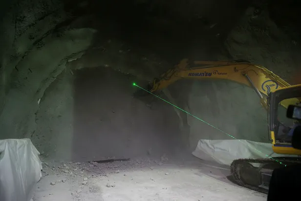 Çanakkale'de Kazdağları geçişindeki Ayvacık T-2 Tüneli'nde ışık göründü! 50 dakikalık yol 5 dakikaya inecek-7