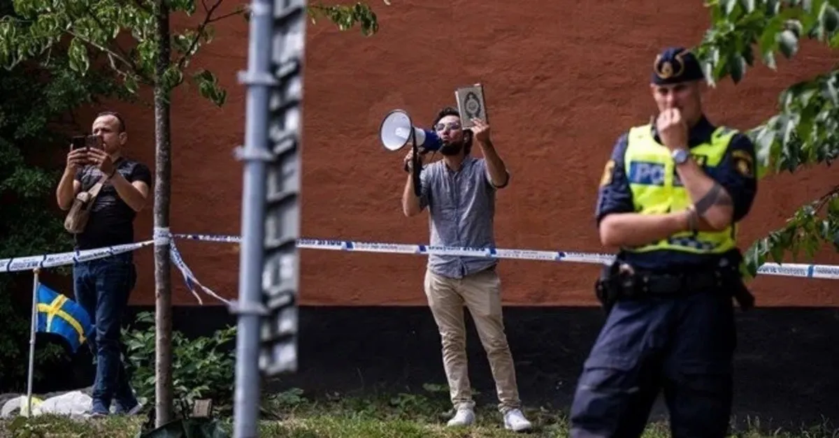 İsveç kuran yakan adam videosu infial yarattı! Cami önündeki hain saldırıya Türkiye'den peş peşe tepkiler! videosunu izle | Takvim TV