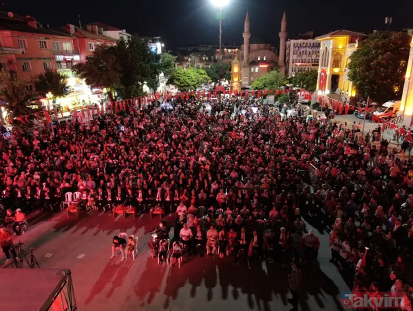 15 Temmuz anma etkinliklerinde meydanlar doldu taştı - 13