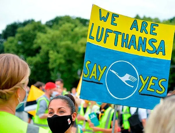 alman-hava-yolu-sirketi-lufthansanin-calisanlari-sokaga-indi-1593013706179.jpeg