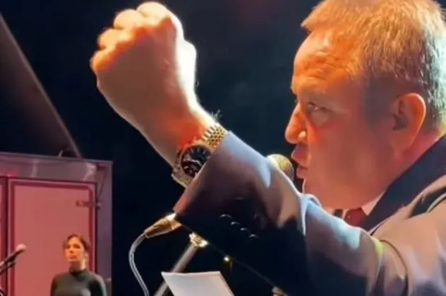 CHP'li Antalya Büyükşehir Belediye Başkanı Muhittin Böcek'in saatinin fiyatı dudak uçuklattı! Gönderim ücreti bile binlerce lira...