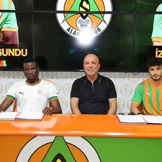 Alanya’da çifte imza