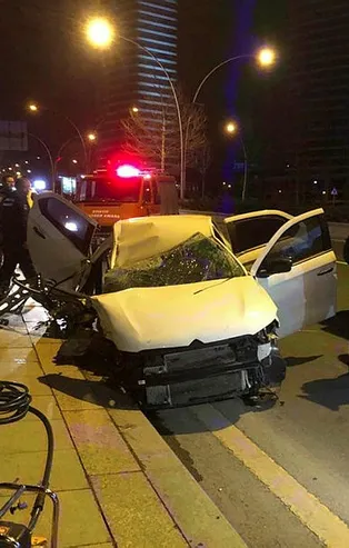 Ankara'da feci kaza: 2 yaralı