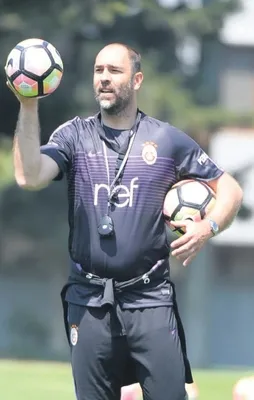 Gomis’i taraftar heyecanı sardı