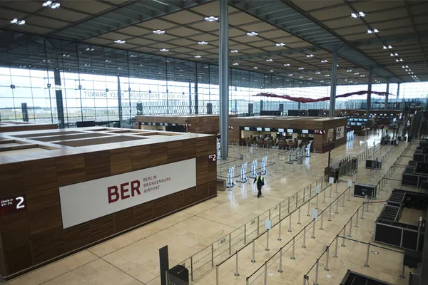 almanyada-1-sene-once-acilan-berlin-brandenburg-havalimani-ber-batmak-uzere-ceo-devletten-yardim-istedi-1635587708877.jpg Almanya'da 1 sene önce açılan Berlin Brandenburg Havalimanı (BER) batmak üzere! CEO devletten yardım istedi-3