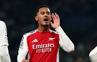 Saliba Arsenal’le nikah tazeledi