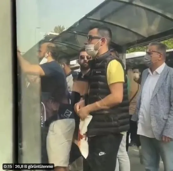 chpli-ibbnin-iett-fiyaskosu-istanbullunun-tahammul-sinirini-asti-1651005808251.jpeg CHP'li İBB'nin İETT fiyaskosu tahammül sınırını aştı! İstanbullu metrobüs çilesine isyan etti: "135 yeni araç alınmadı mı?"-3