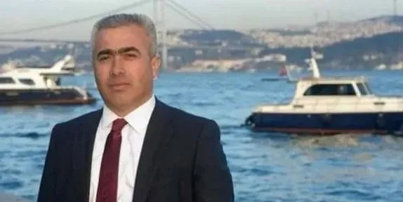 bu-mu-degisim-ozgur-ozel-i-chpde-ilk-kiyim-itaatsizlerle-basladi-ismini-anons-etmeyen-bay-kemalciler-partiden-1699567092313.jpeg Bu mu değişim Özgür Özel I CHP'de ilk kıyım itaatsizlerle başladı! İsmini anons etmeyen Bay Kemalciler partiden şutlandı-9