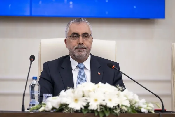 Son dakika: 2023 Asgari Ücreti belli oldu! %34 artışı Bakan Vedat Işıkhan duyurdu: Net 11 bin 402 lira! Kalem kalem hesaplama...-2