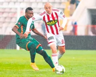 Trabzon Aatıf için bastırıyor