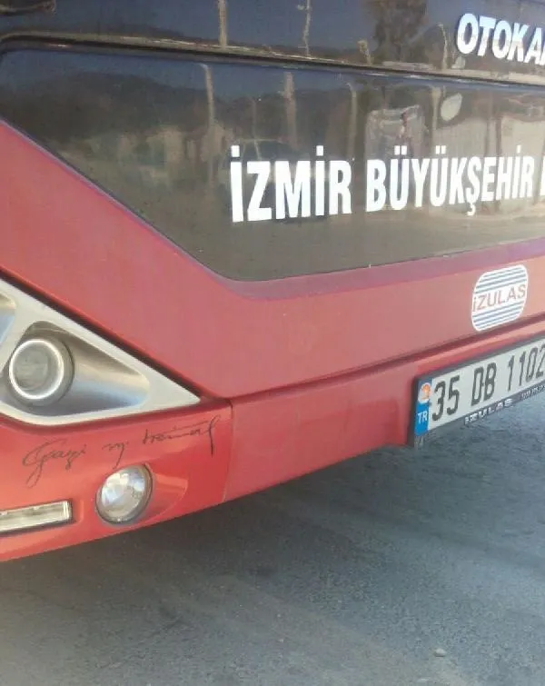 İzmir Büyükşehir Belediyesi'nden Atatürk imzasına soruşturma-1