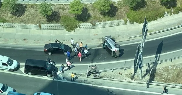 İstanbul'da kaza! Hasdal Kemerburgaz yolunda bariyere çarpan cip devrildi