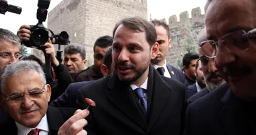 Bakan Albayrak'tan Kayseri'de esnaf ziyareti! Tezgahın başına geçti ve...