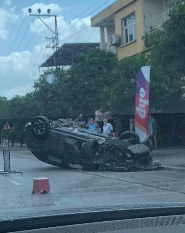 Ünlü oyuncu İlker Aksum kaza yaptı aracı tepetaklak oldu! Araçta sıkıştı kaldı işte İlker Aksum'un son sağlık durumu-2