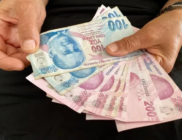 Emekliye en az 12.500 TL
