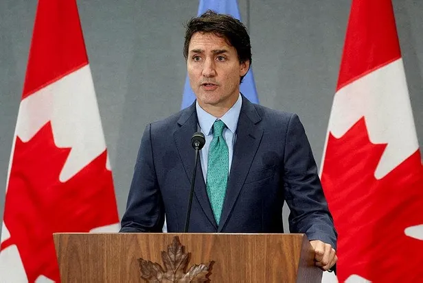 Soykırımcıya destek veren Kanada Başbakanı Trudeau’ya Gazze tepkisi! Cami ziyaretinde yuhalandı: Yazıklar olsun-1