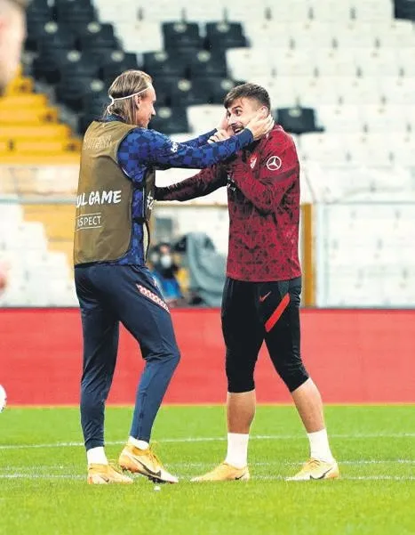 Domagoj Vida’nın koronavirüs testi Türkiye maçının devre arası pozitif çıktı! Ortalık bir anda karıştı-3