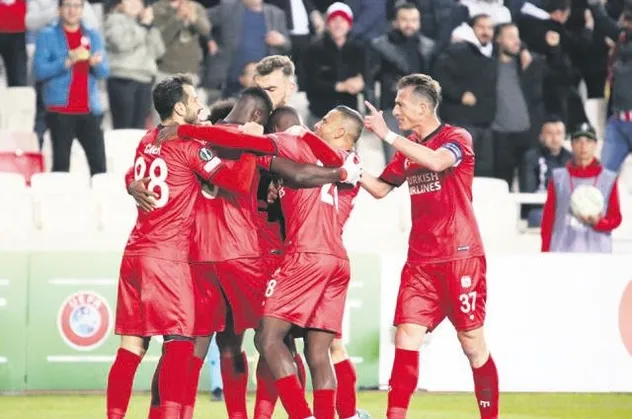 Helal olsun sana Yiğido! Sivasspor, Cluj'u farklı yenerek gruptan çıkmayı garantiledi | Spor haberleri