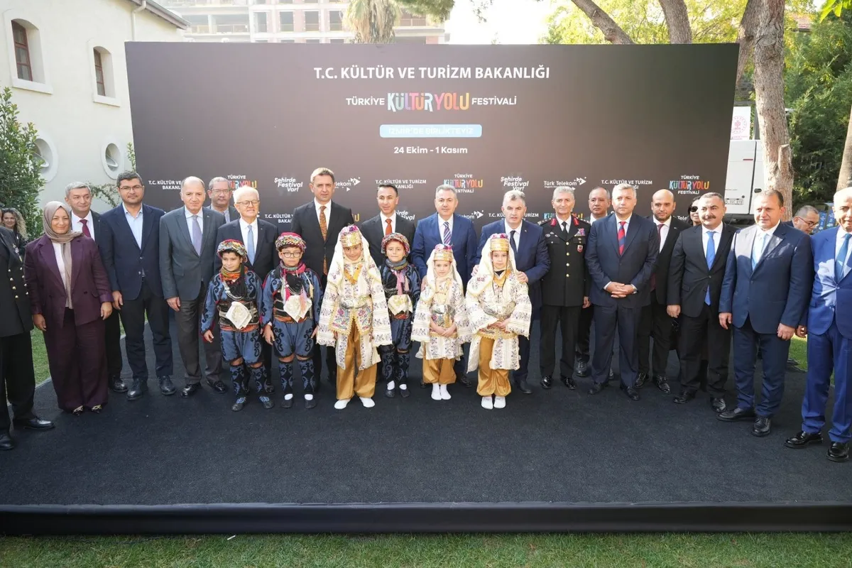1792837118334.jpeg İzmir Kültür Yolu Festivali kapılarını açtı: 303 etkinlik ve 110 Lezzet Noktası ziyaretçilerini bekliyor!-2