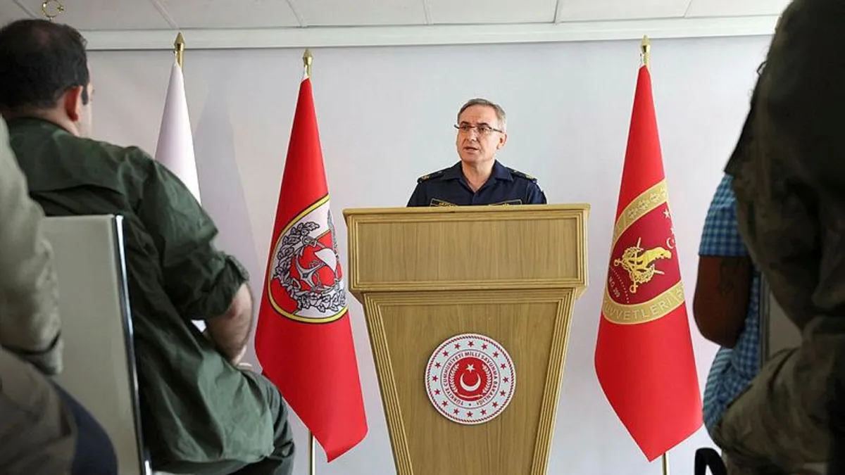 MSB'den tahliye açıklaması! Adı insan kaçakçılığına karışan Tuğgeneral Bilal Çokay'ın rütbeleri söküldü