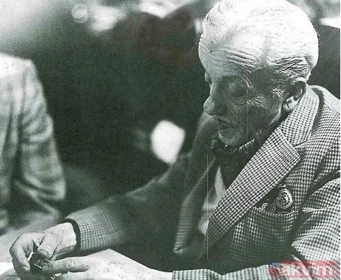 Necip Fazıl Kısakürek'in ölümünün 39. yılı! Ailesi tek tek anlattı: Seccadesine bile haciz gönderdiler. - 1