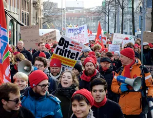Hollanda'da hükümet karşıtı protesto