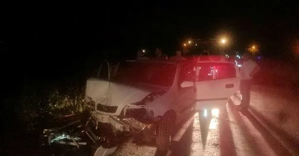 Manisa’da iki otomobil feci şekilde çarpışması sonucu can pazarı! 1’i ağır 6 yaralı