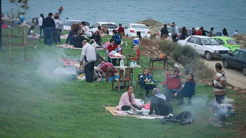 istanbulda-ormanlara-giris-ve-ates-yakmak-15-ekime-kadar-yasaklandi-1780727381503.jpg İstanbul'da ormanlara giriş ve ateş yakmak 15 Ekim'e kadar yasaklandı-4