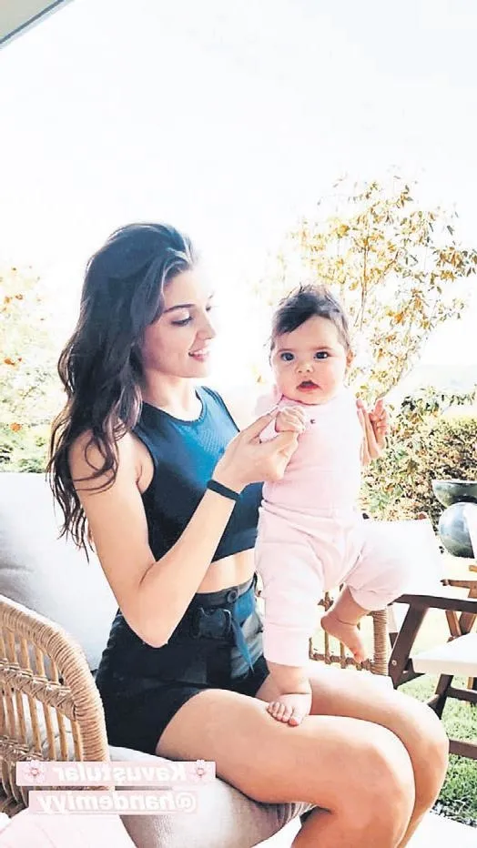 Hande Erçel'in özlemi bitti! Gamze Erçel'in kızı Aylin Mavi'ye kavuştu...