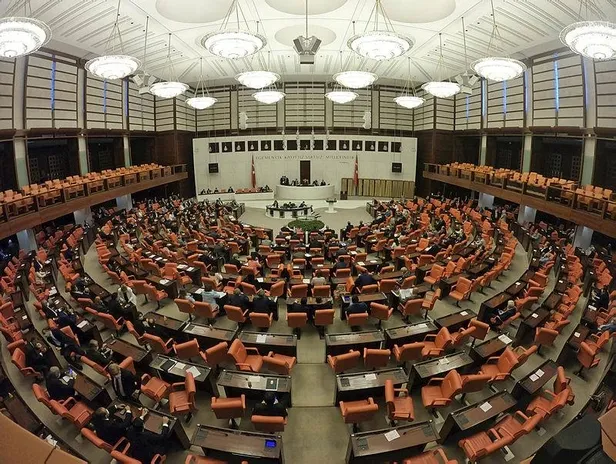 Yeni yılda Meclis'te yoğun mesai: Öğretmenlik meslek kanunu, yargı paketi, spor yasası ve kripto para düzenlemesi...-3