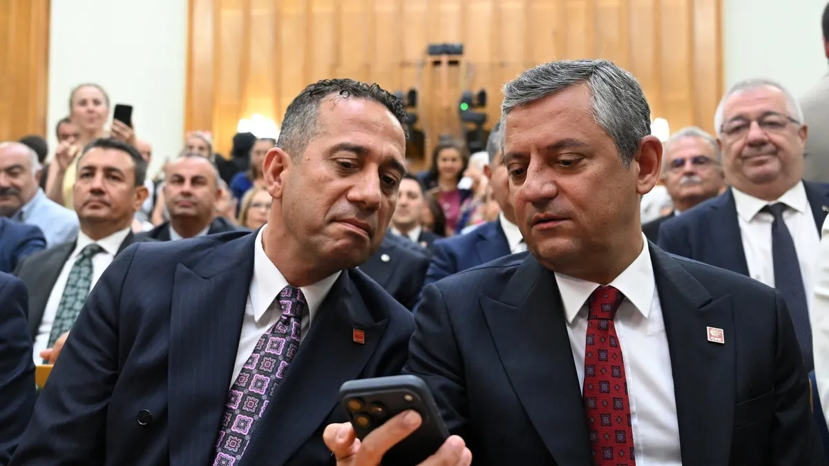 AK Parti Sözcüsü Çelik'ten AK Gençliği hedef alan CHP'li Özel'e tepki: "Sicilin ortada kapasiten yok"