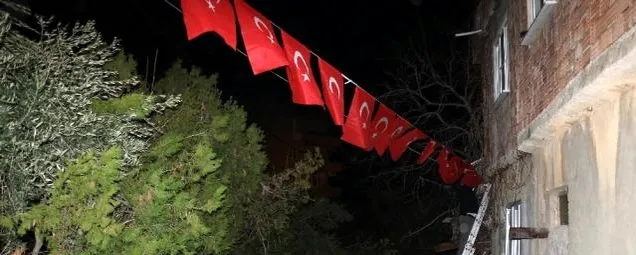 Kahramanmaraşa şehit ateşi düştü! Ast. Kd. Başçavuş Mehmet Demirin ailesine acı haber verildi