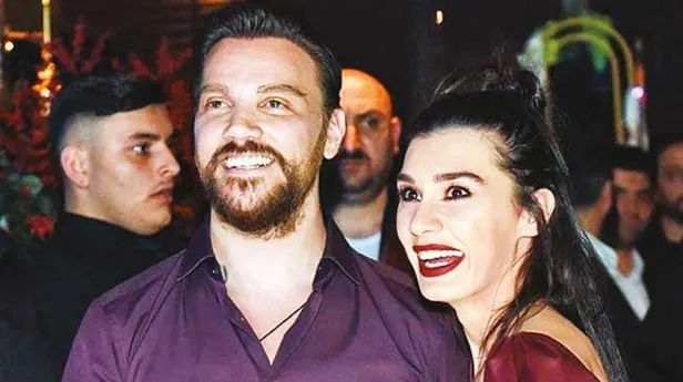 Burcu Kıratlı kimdir? Burcu Kıratlı ile Sinan Akçıl ayrıldı mı? Bomba iddia!-2