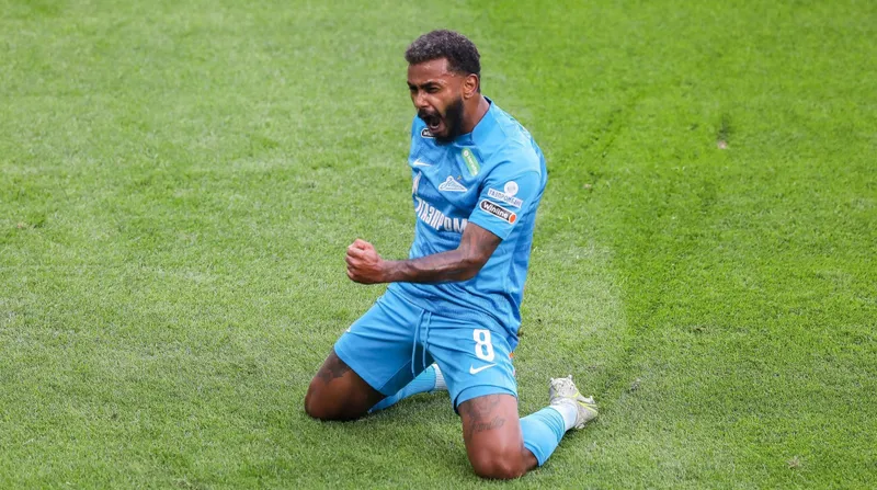 galatasaraydan-orta-sahaya-cifte-hamle-okan-buruk-isimlerini-verdi-yonetim-transferde-bombalari-patlatmak-isti-1720719896995.jpg Galatasaray'dan orta sahaya çifte hamle! Okan Buruk isimlerini verdi yönetim transferde bombaları patlatmak istiyor!-11