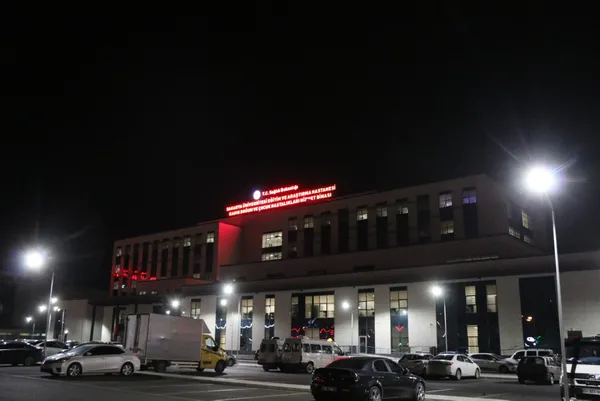 sakaryada-yaktiklari-atese-tiner-doken-iki-cocugun-vucudu-yandi-1621582271916.jpg Sakarya'da yaktıkları ateşe tiner döken iki çocuğun vücudu yandı-7