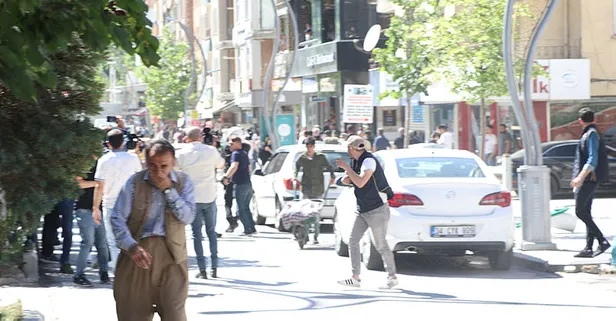 Hakkari'de sokaklara inildi eylemler devam ediyor! DEM'li vekiller bölgeye gelip ortalığı karıştırdı! TOMA'lı müdahale sonrası...