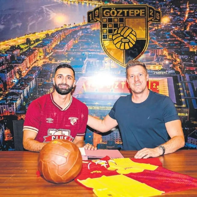 Göztepe Efkan’a imzayı attırdı