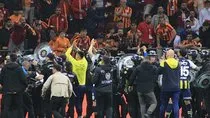 ÖZEL | Galatasaray - Fenerbahçe derbisi sonrası İrfan Can Eğribayat’tan olay hareket!