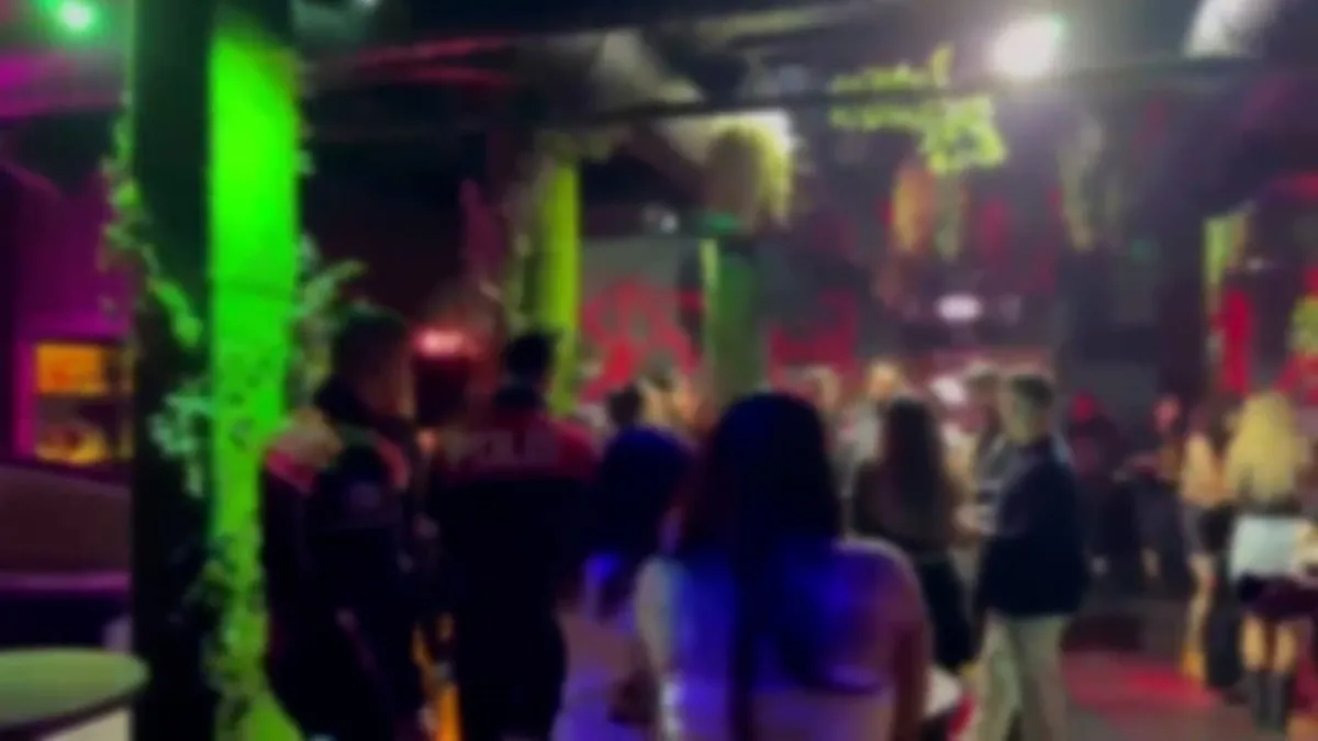 Beyoğlu'ndaki operasyondan görüntü (Foto: İHA)