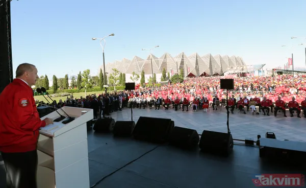 Azerbaycan'ın başkenti Bakü'de TEKNOFEST heyecanı! Gökyüzüne ay-yıldız çizildi - 32
