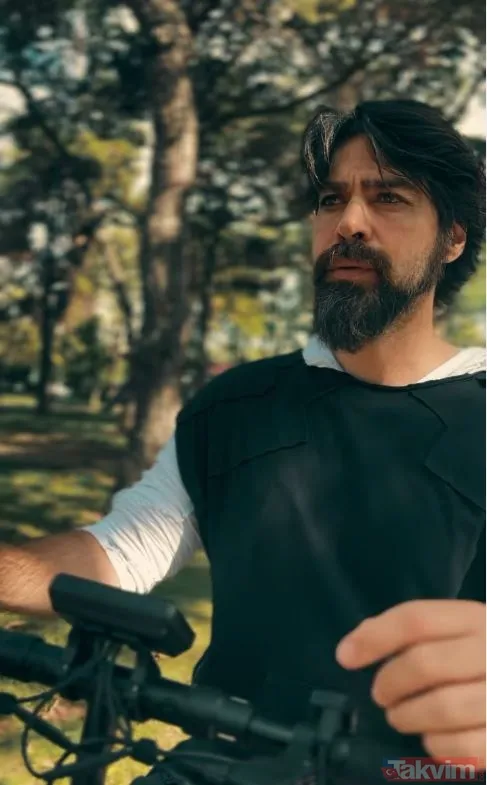 Ünlü Oyuncu, Sosyal Medya Hesabında Yaptığı Paylaşımlarla Da Ara Ara Magazin Gündeminde Yer Aldı.