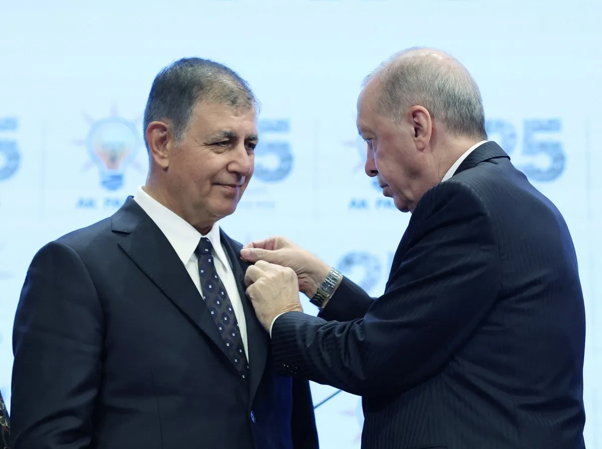 cemil-tugay-gece-gunduz-calisacagiz-1791370053535.jpeg Cemil Tugay’dan AK Parti Kongre Merkezi çıkışında net mesaj... Yeni katılımlar yolda mı? | Cumhuriyet mirası vurgusu dikkat çekti-4