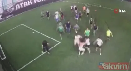 Halı saha boks ringine döndü! Tekme tokat daldılar