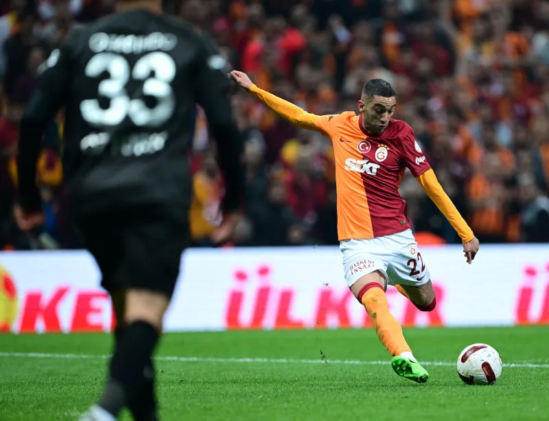 GALATASARAY TRANSFER HABERLERİ | Takım arkadaşı açıkladı! İşte Ziyech ve Zaha'nın yeni adresleri - 15