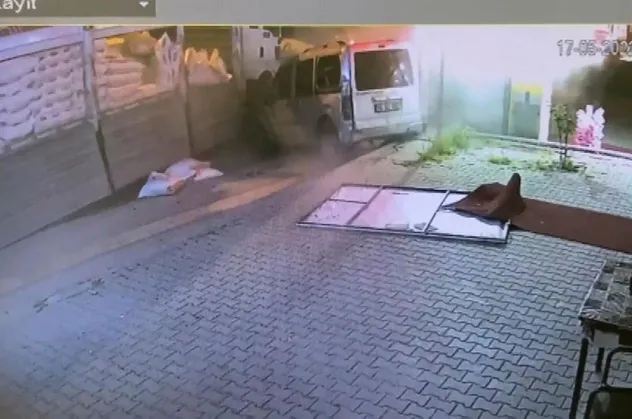 Bursa'da freni boşalan kamyon 9 aracı biçti
