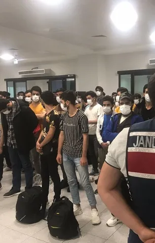 236 Afgan göçmen ülkelerine gönderildi