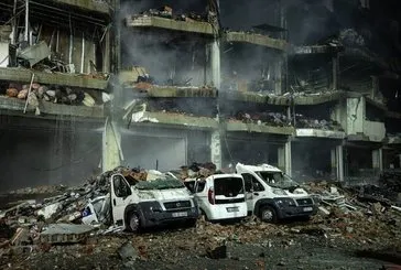 Başakşehir’de fabrika yangını! Felaket devam ediyor