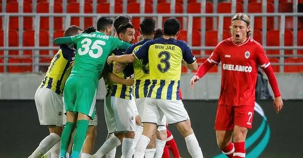 Fenerbahçe UEFA Avrupa Ligi’nde Antwerp’in fişini yarım saatte çekti