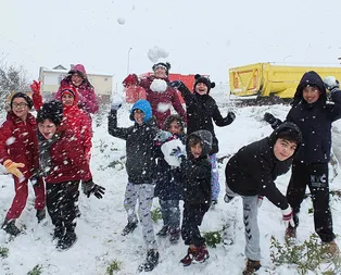 İstanbulda yarın okullar tatil mi? 26 Şubat Salı okullar tatil olacak mı?